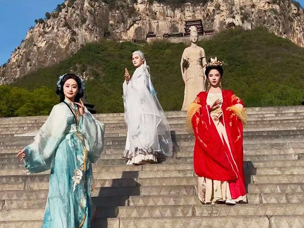 Wahuang Palace is on Dragon Boat Festival! Wearing Hanfu for free tickets, can you still be a 'shooting eagle hero'?