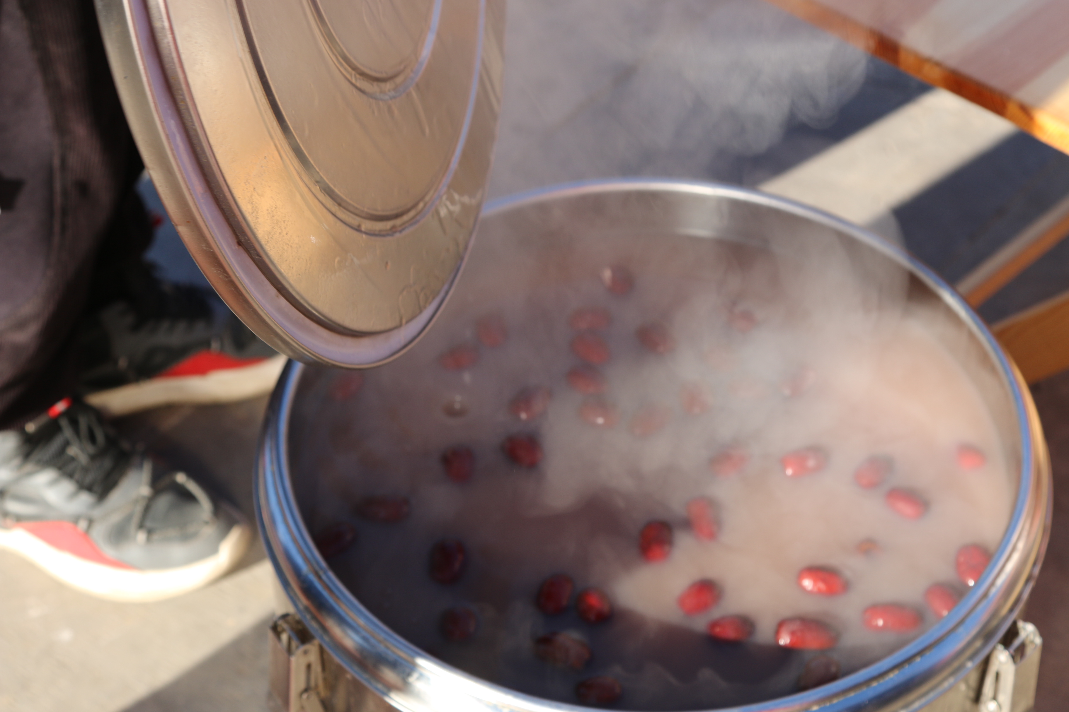 娲皇宫腊八施粥｜一碗福粥 共祈安康