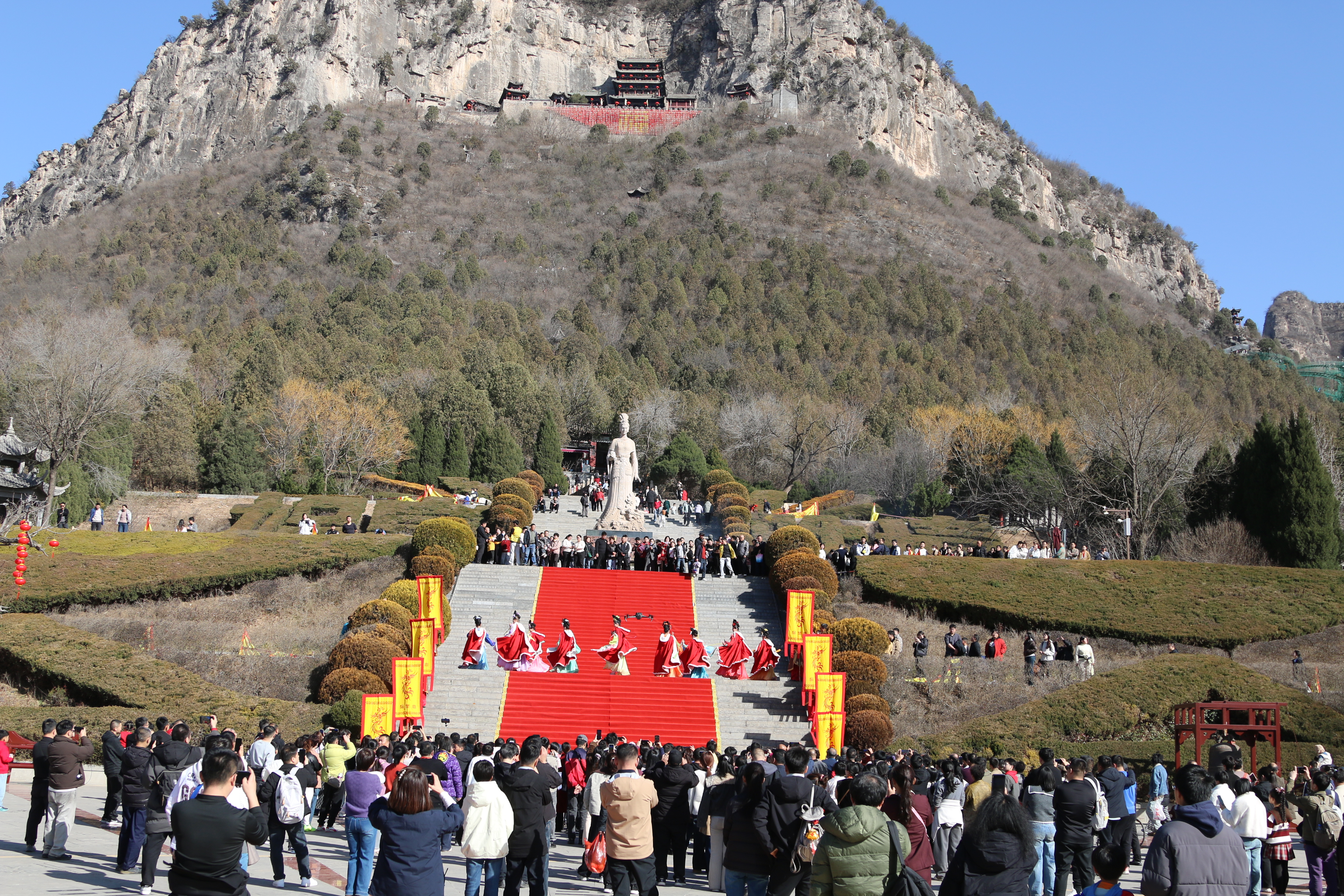 国潮新春盛宴｜当Z世代遇上娲皇宫的春节奇遇